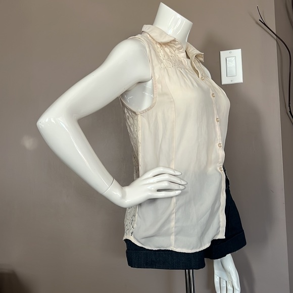 2 FOR 20!!! Button down lace back sleeveless top - Picture 2 of 7